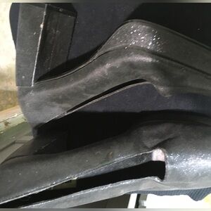 Stacked glitter pumps